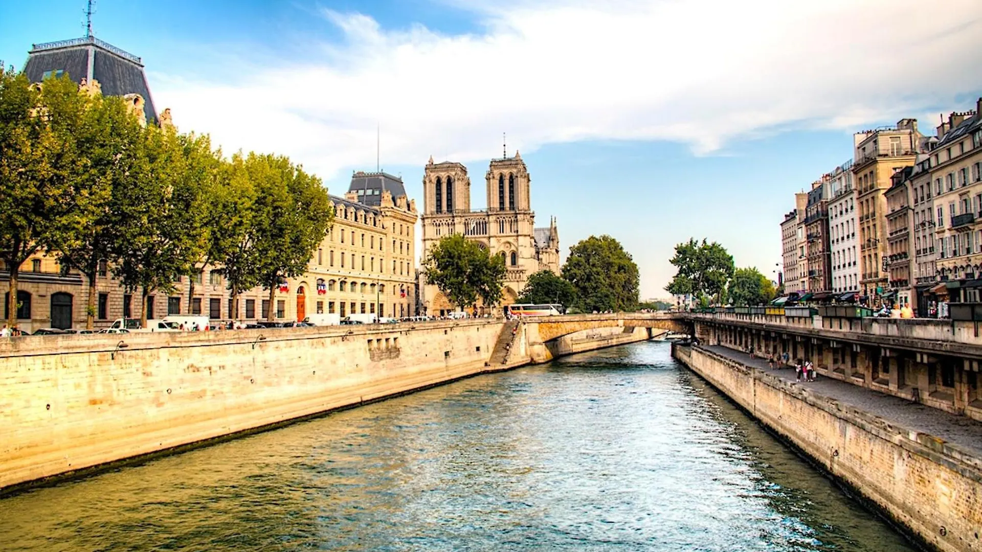 Notre-dame Apartment Paris